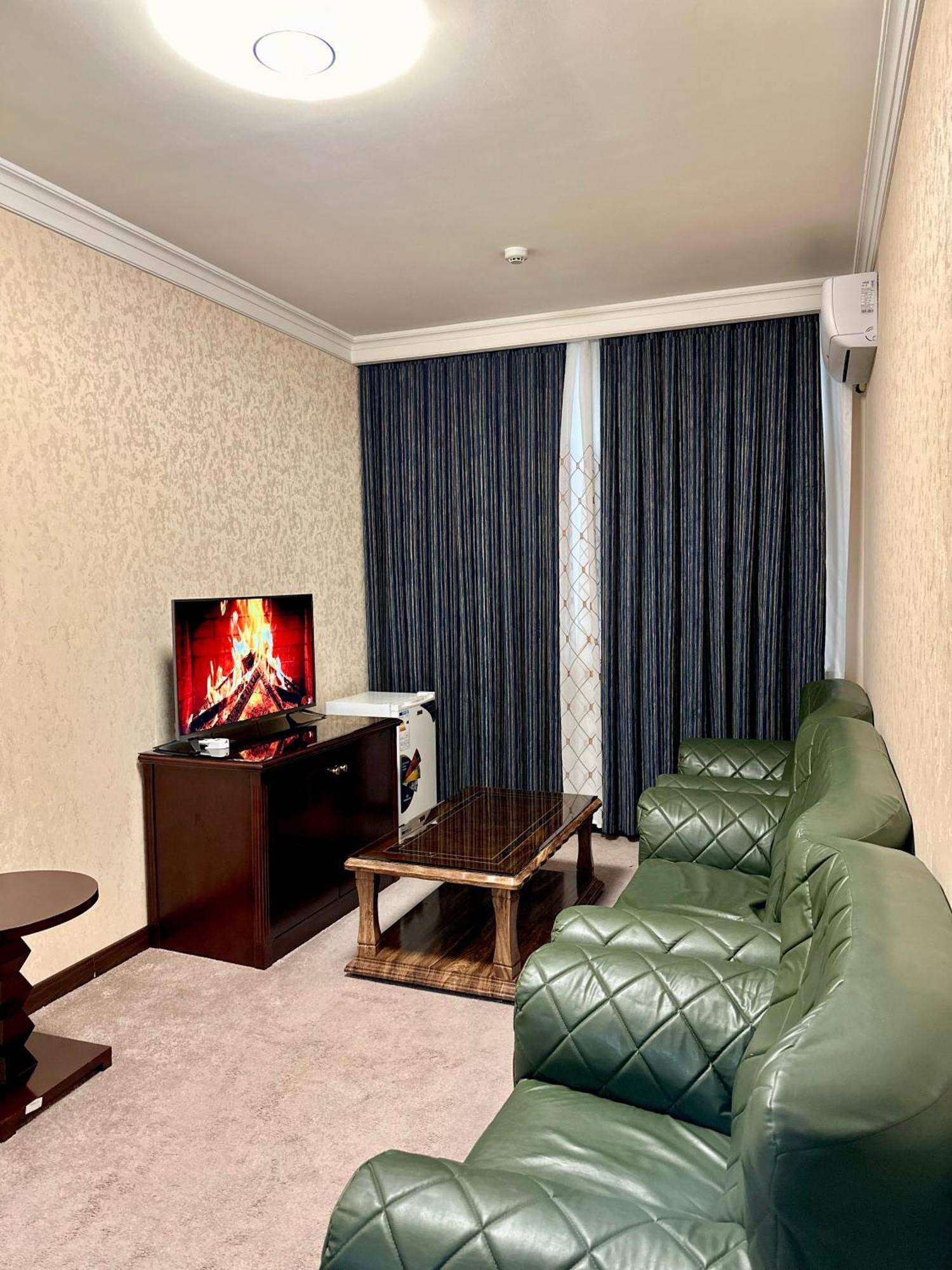 Hayot Hotel Ташкент Екстериор снимка